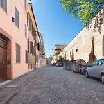 Guesthost - Duplex In Pieno Centro Apartment