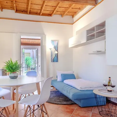 Guesthost - Duplex In Pieno Centro Apartman *